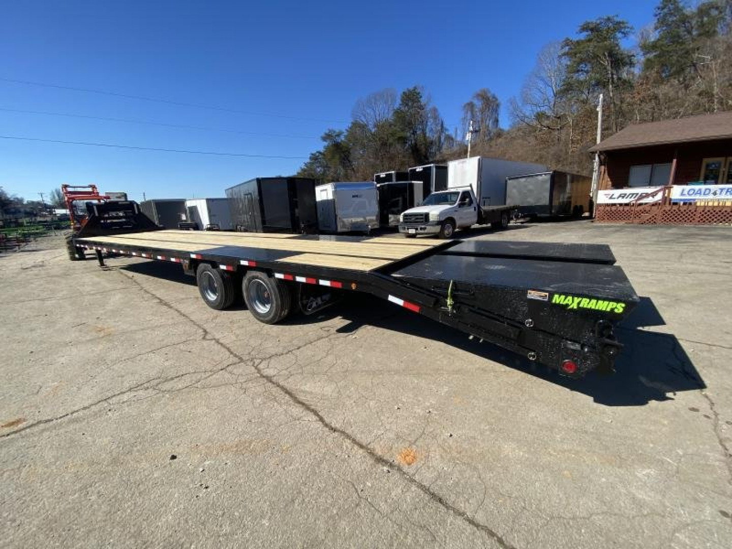New2023 Load Trail 102" x 40' Tandem Low-Pro 40K GVWR Gooseneck Equipment Trailer - Image 3
