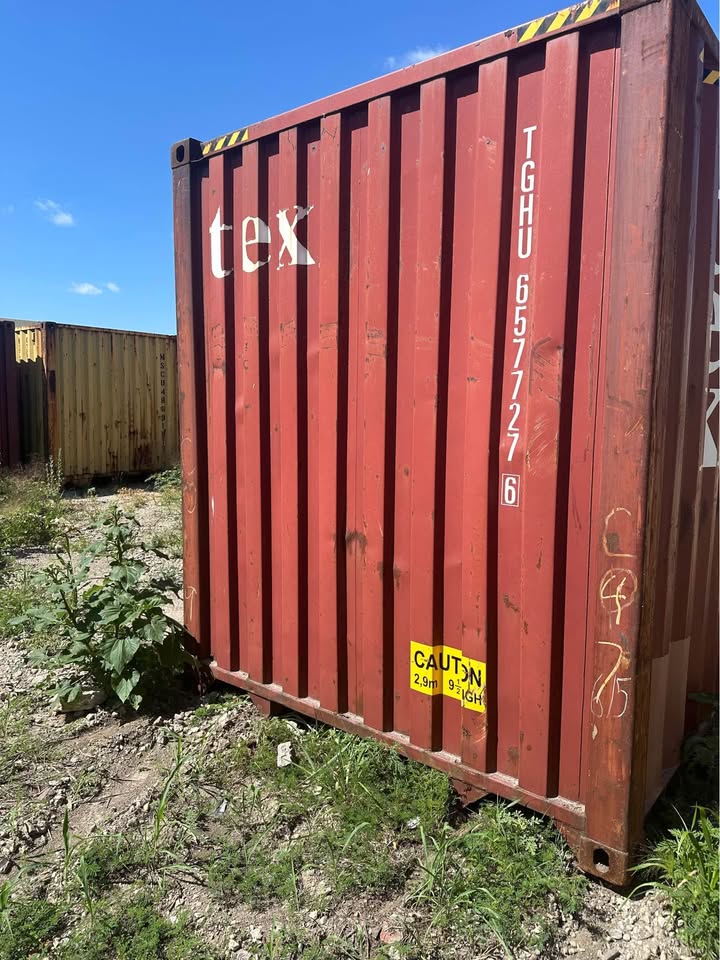 Used 40 High Cube Shipping Container – Solid & Spacious! - Image 4