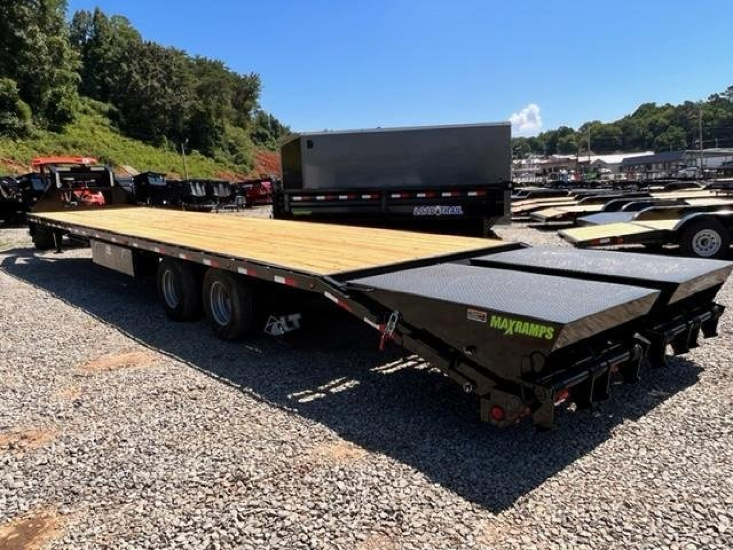 New2023 Load Trail 102" x 40' Tandem Low-Pro 40K GVWR Gooseneck Equipment Trailer - Image 12