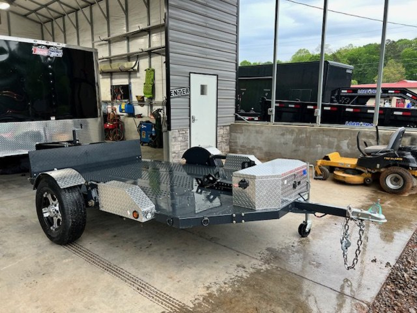 New2024 OUTLAW TRAILERS 9' Hillcrest Hyd. Drop Deck Motorcycle Trailer Utility Trailer - Image 8