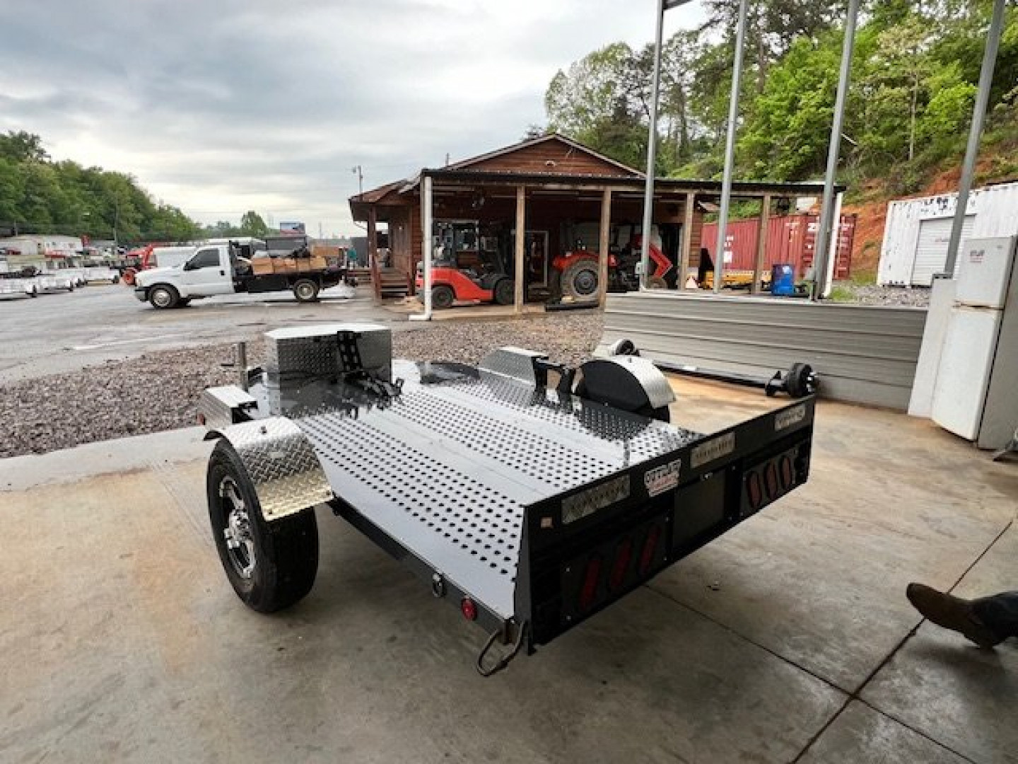 New2024 OUTLAW TRAILERS 9' Hillcrest Hyd. Drop Deck Motorcycle Trailer Utility Trailer - Image 12