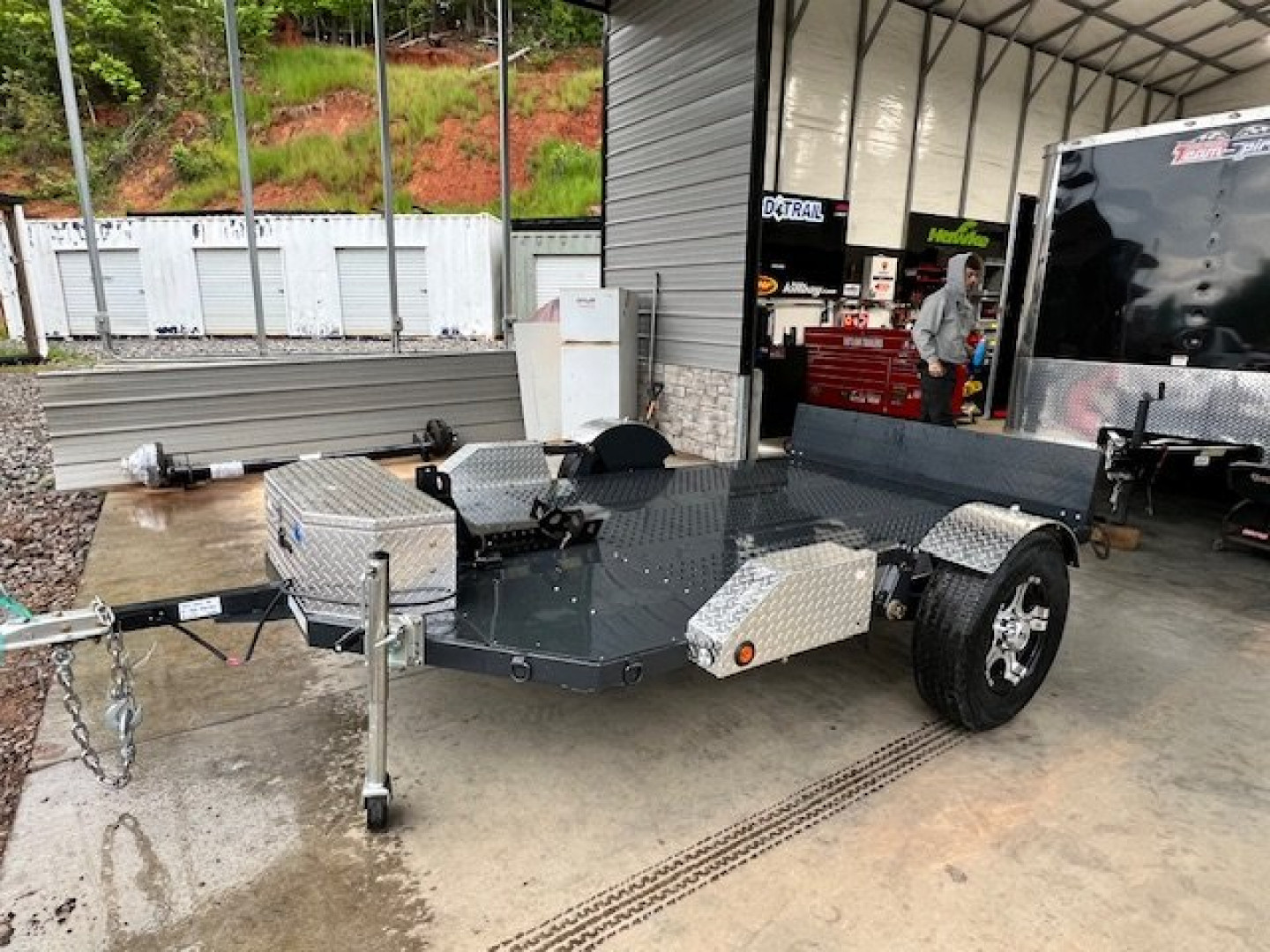 New2024 OUTLAW TRAILERS 9' Hillcrest Hyd. Drop Deck Motorcycle Trailer Utility Trailer - Image 2