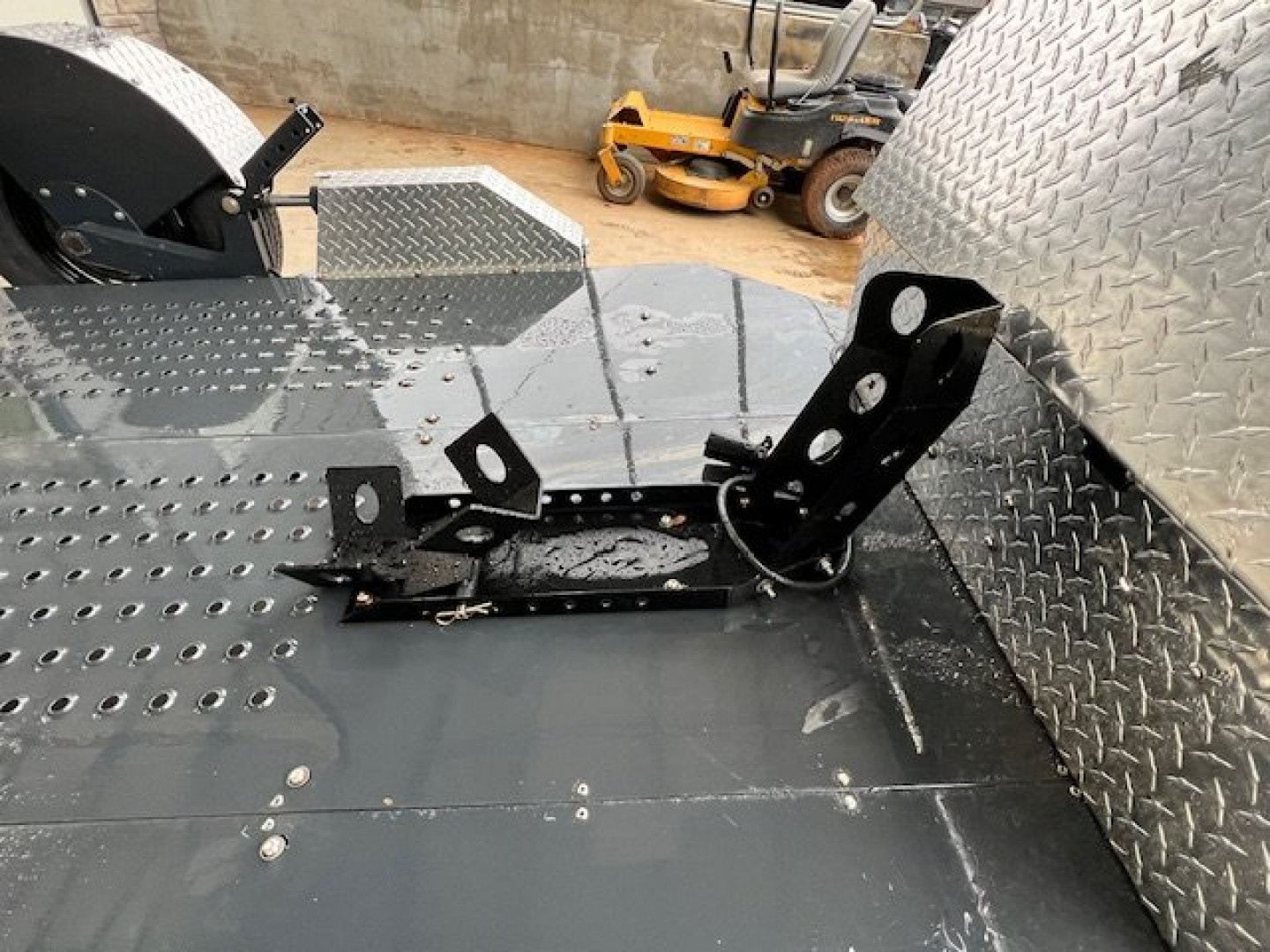 New2024 OUTLAW TRAILERS 9' Hillcrest Hyd. Drop Deck Motorcycle Trailer Utility Trailer - Image 3