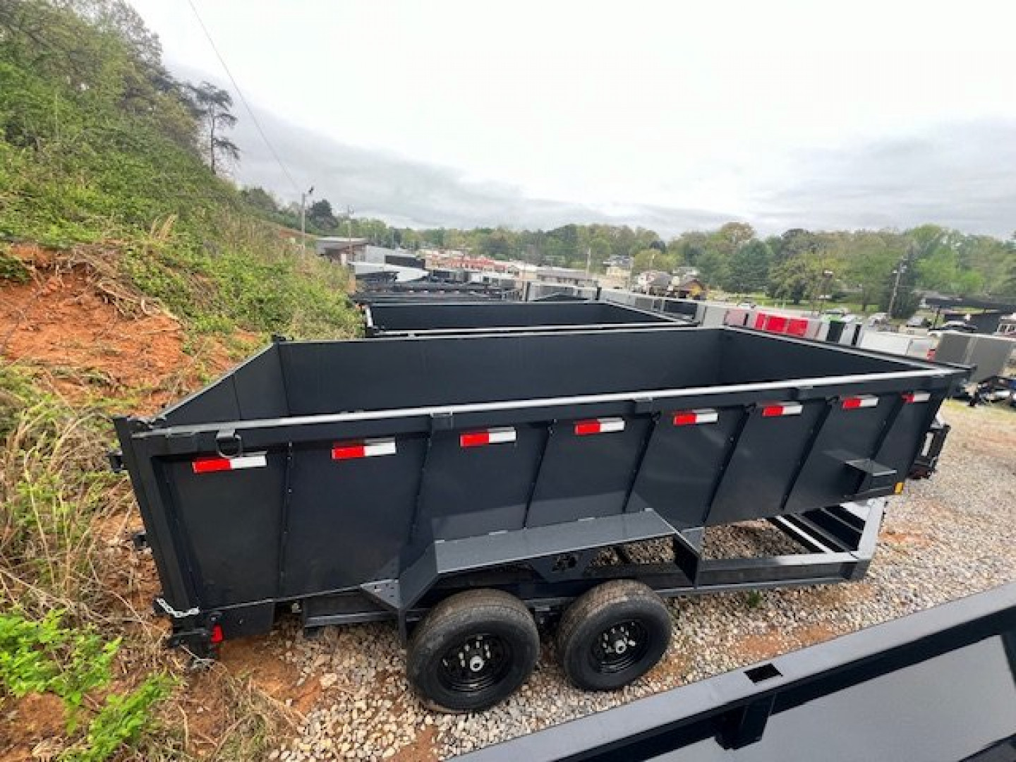 NewHillcrest Dump 7x14 14K 40" W/ Hyd Jack & HD Tube Ramps - Image 9