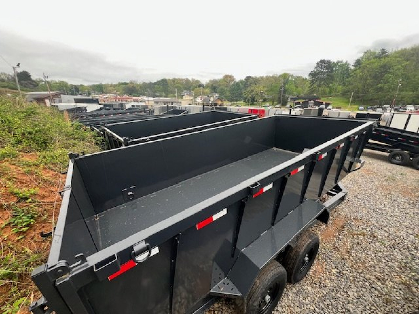 NewHillcrest Dump 7x14 14K 40" W/ Hyd Jack & HD Tube Ramps - Image 10
