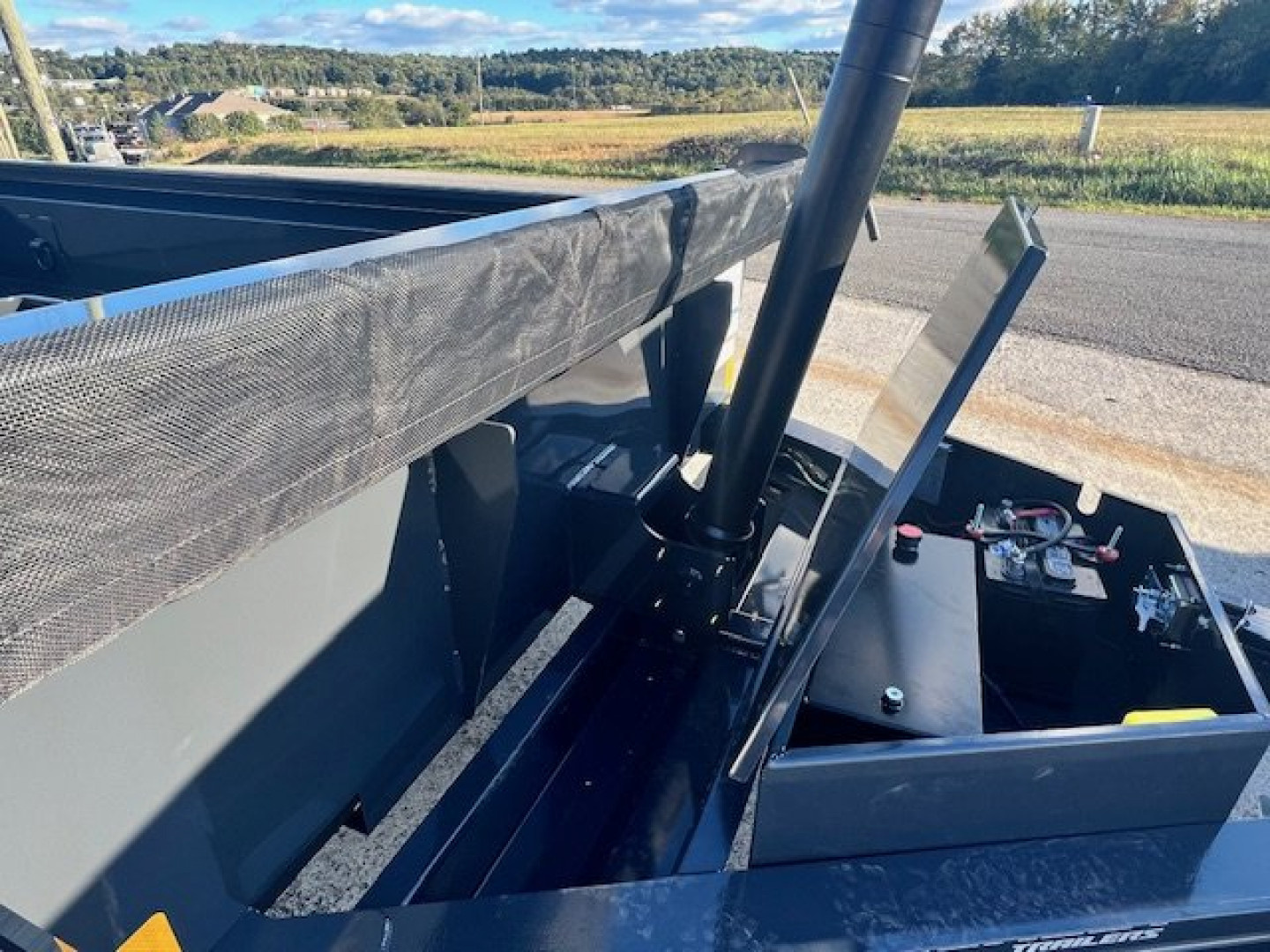 New2025 Hillcrest Trailers 6' x 12' 10K Dump Trailer - Image 2