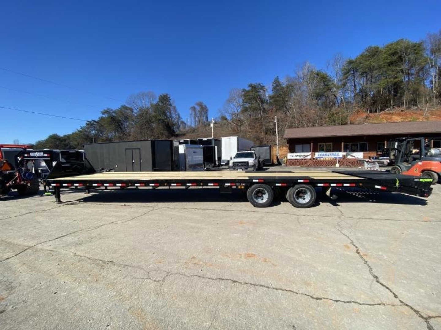 New2023 Load Trail 102" x 40' Tandem Low-Pro 40K GVWR Gooseneck Equipment Trailer - Image 2