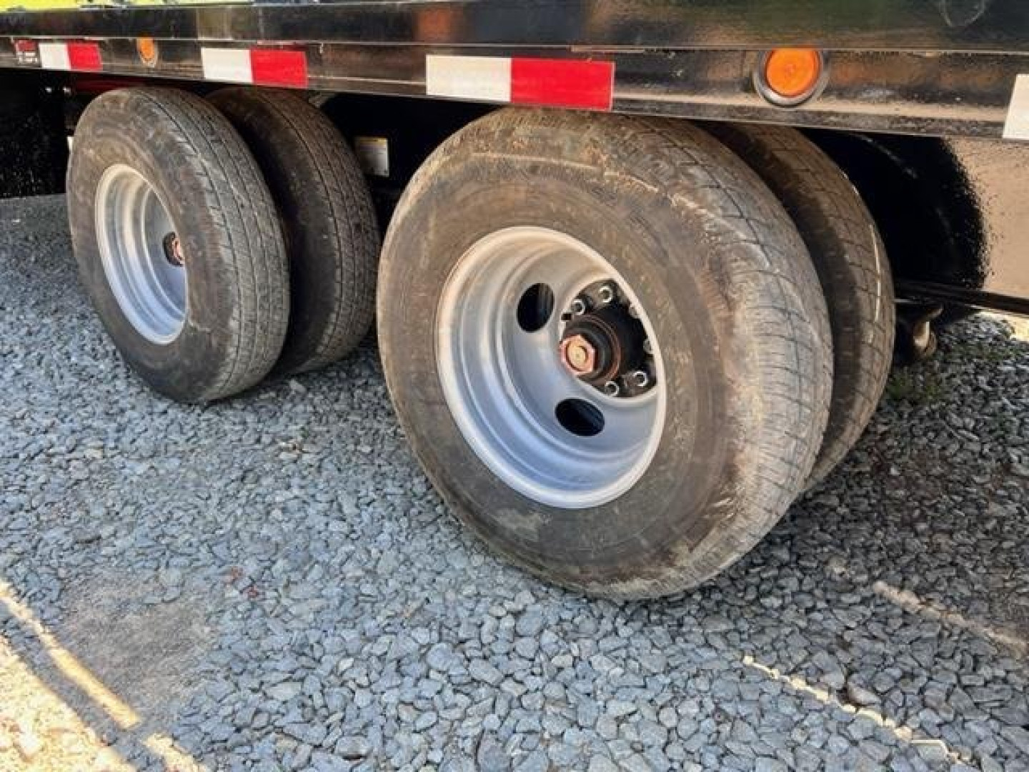 New2023 Load Trail 102" x 40' Tandem Low-Pro 40K GVWR Gooseneck Equipment Trailer - Image 11