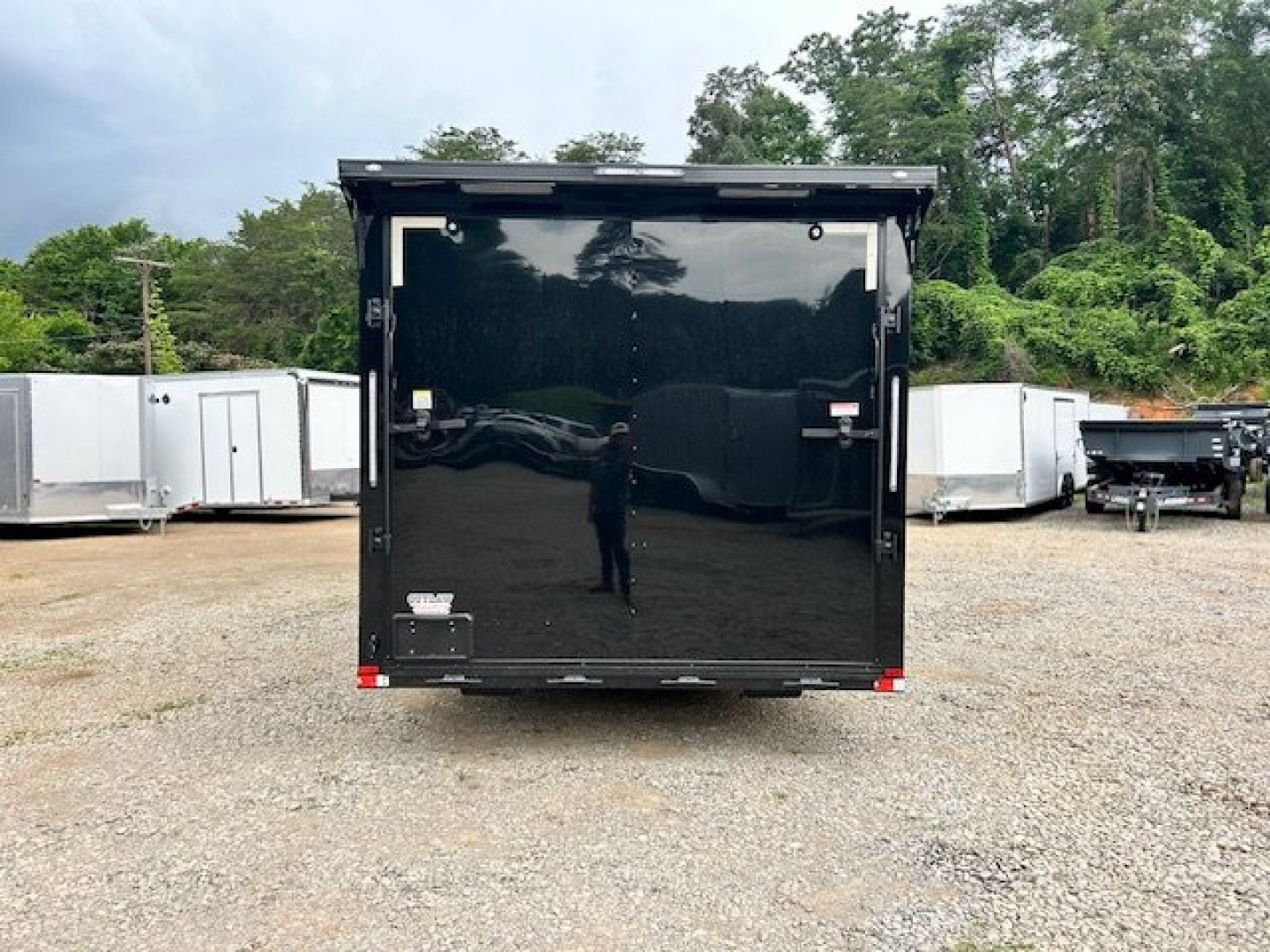 New2025 Outlaw Trailers 8.5x28 12k Car / Racing Trailer - Image 7