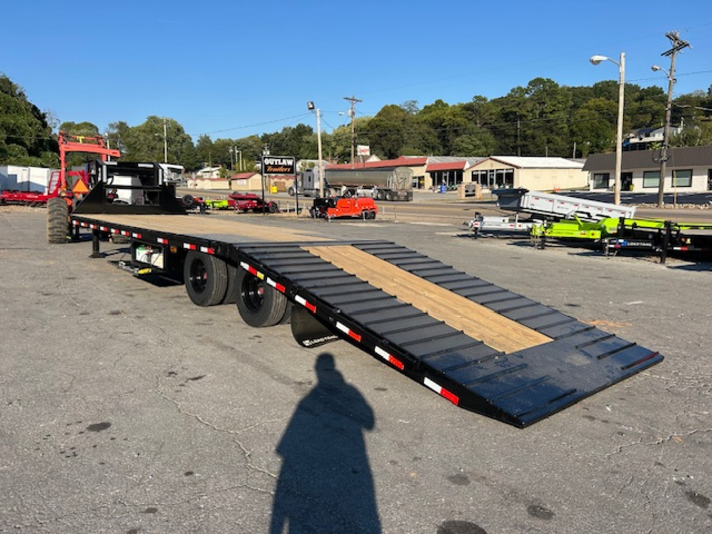 New2026 Load Trail 102x32 hyd dove Equipment Trailer - Image 3