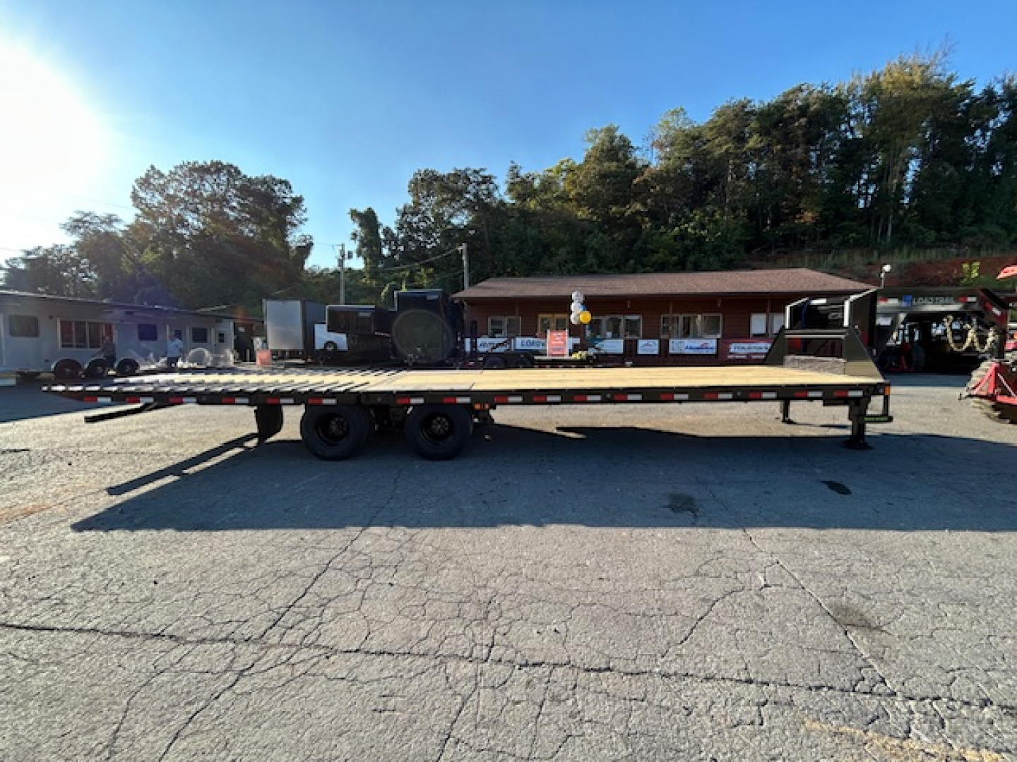 New2026 Load Trail 102x32 hyd dove Equipment Trailer - Image 4