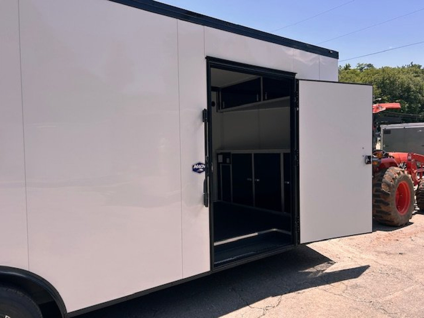 New2025 American Hauler 8.5x24 Car / Racing Trailer - Image 7