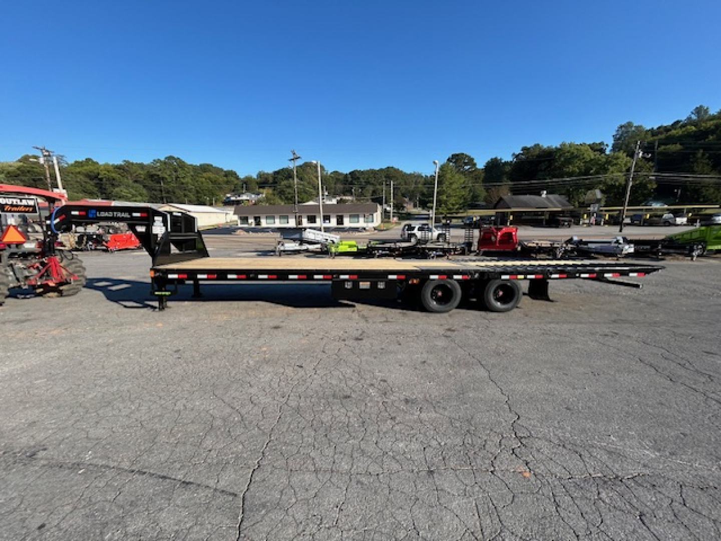 New2026 Load Trail 102x32 hyd dove Equipment Trailer - Image 7