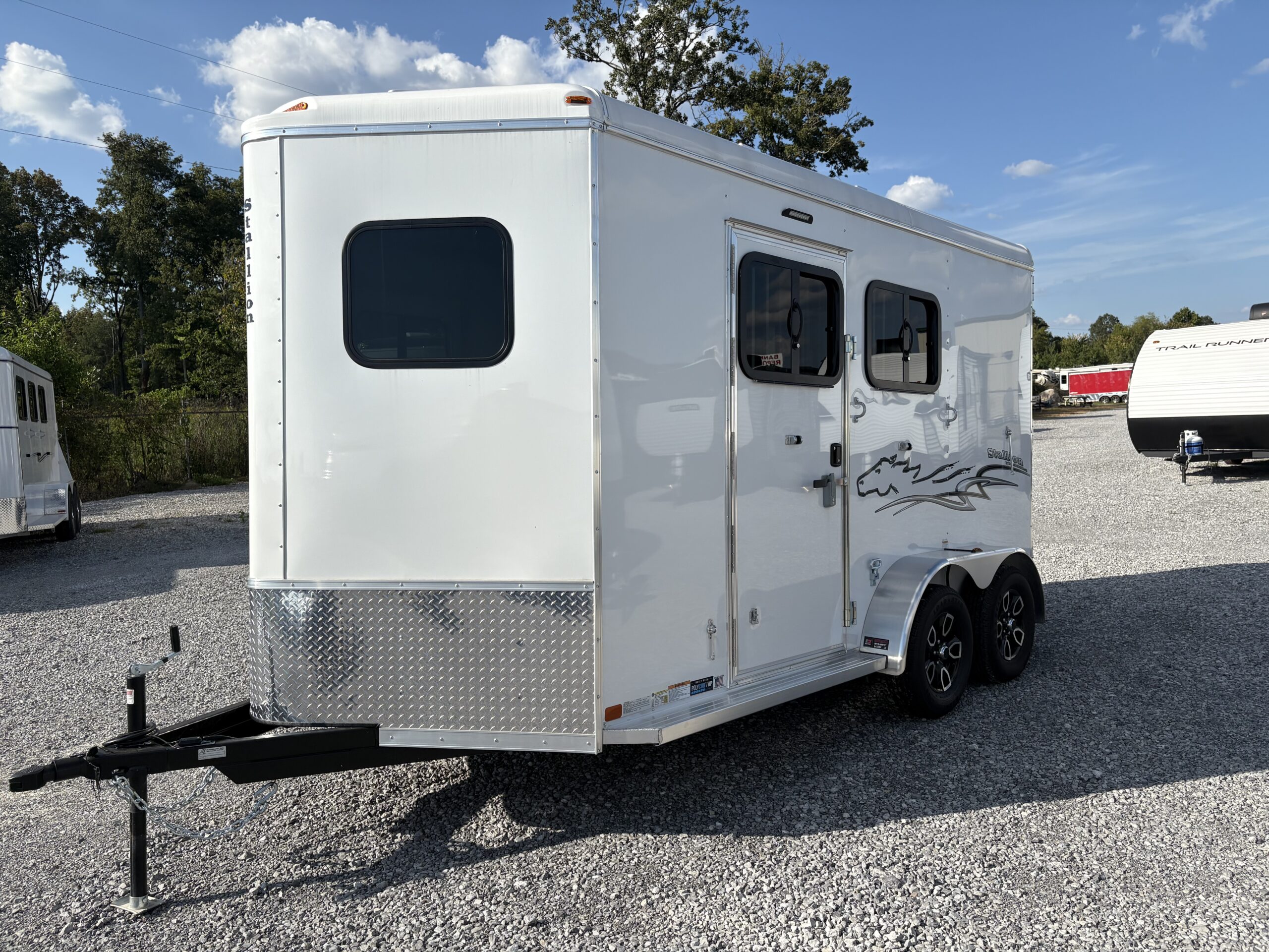 2025 HOMESTEADER STALLION 2 HORSE SLANT LOAD - BUMPER 213SB - Image 4