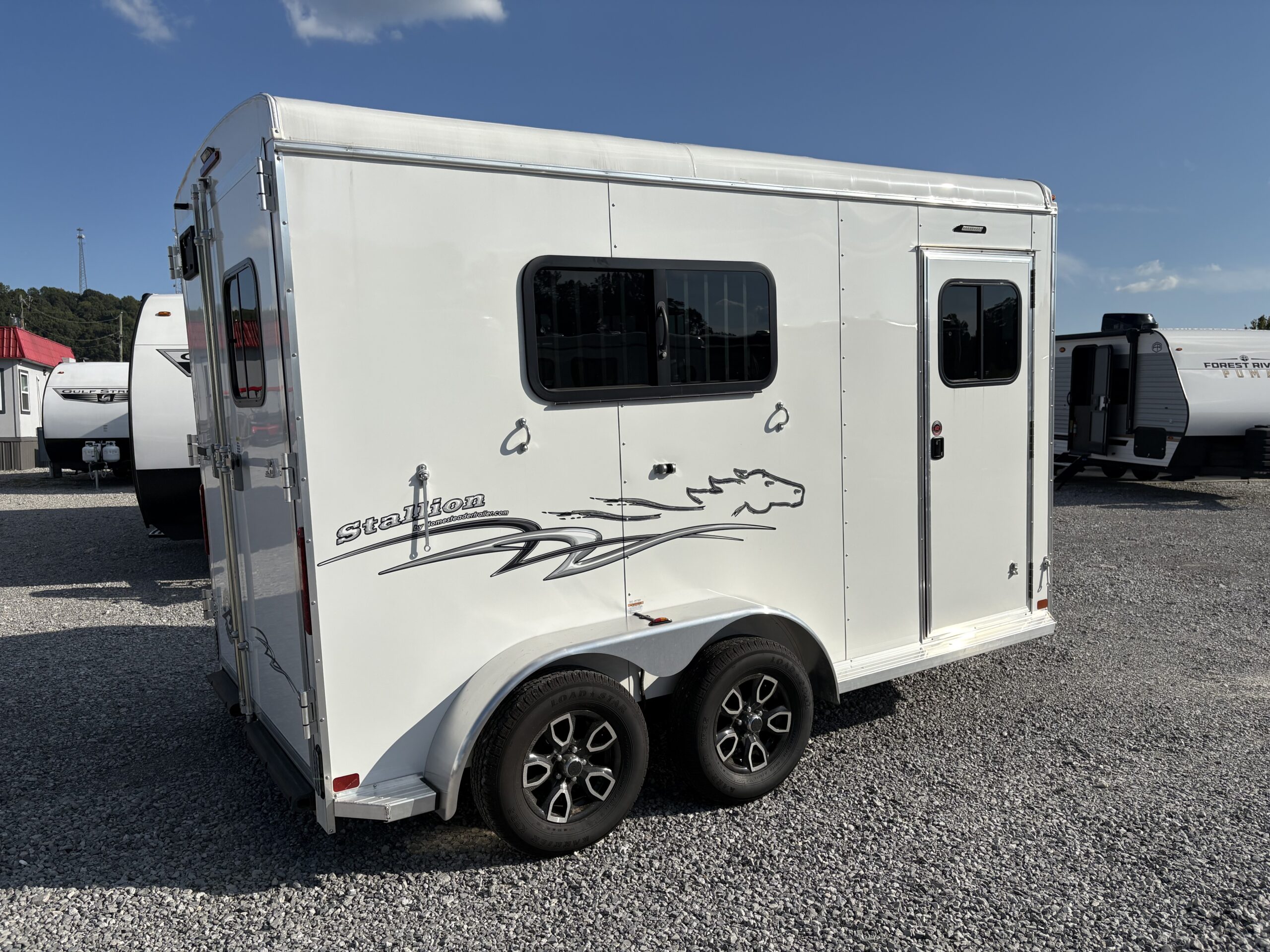 2025 HOMESTEADER STALLION 2 HORSE SLANT LOAD - BUMPER 213SB - Image 7