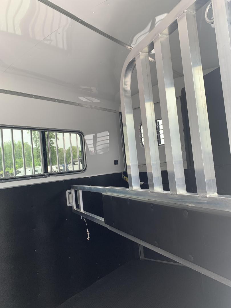 2025 HOMESTEADER STALLION 213SB 2 HORSE SLANT LOAD - Image 6