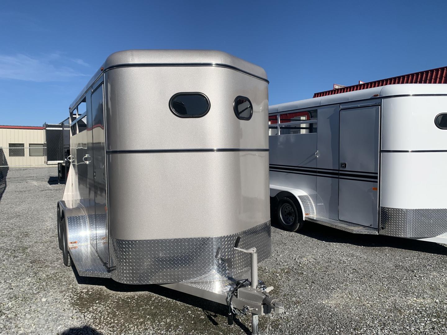 2025 BEE TRAILERS 2 HORSE BUMPER PULL - Image 10