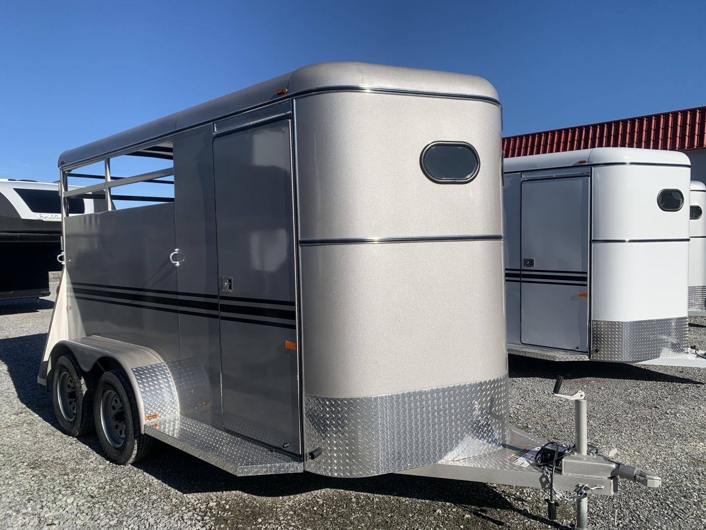 2025 BEE TRAILERS 2 HORSE BUMPER PULL - Image 4