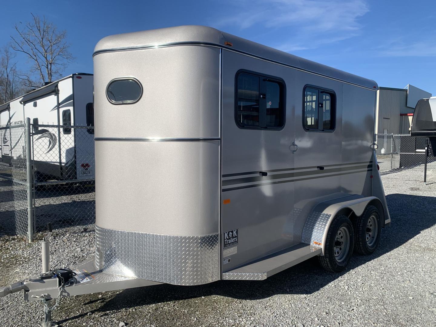 2025 BEE TRAILERS 2 HORSE BUMPER PULL - Image 3