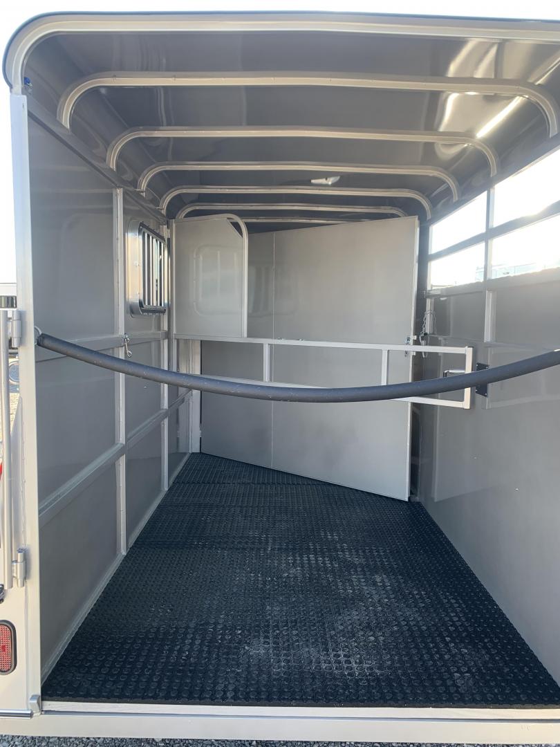 2025 BEE TRAILERS 2 HORSE BUMPER PULL - Image 8