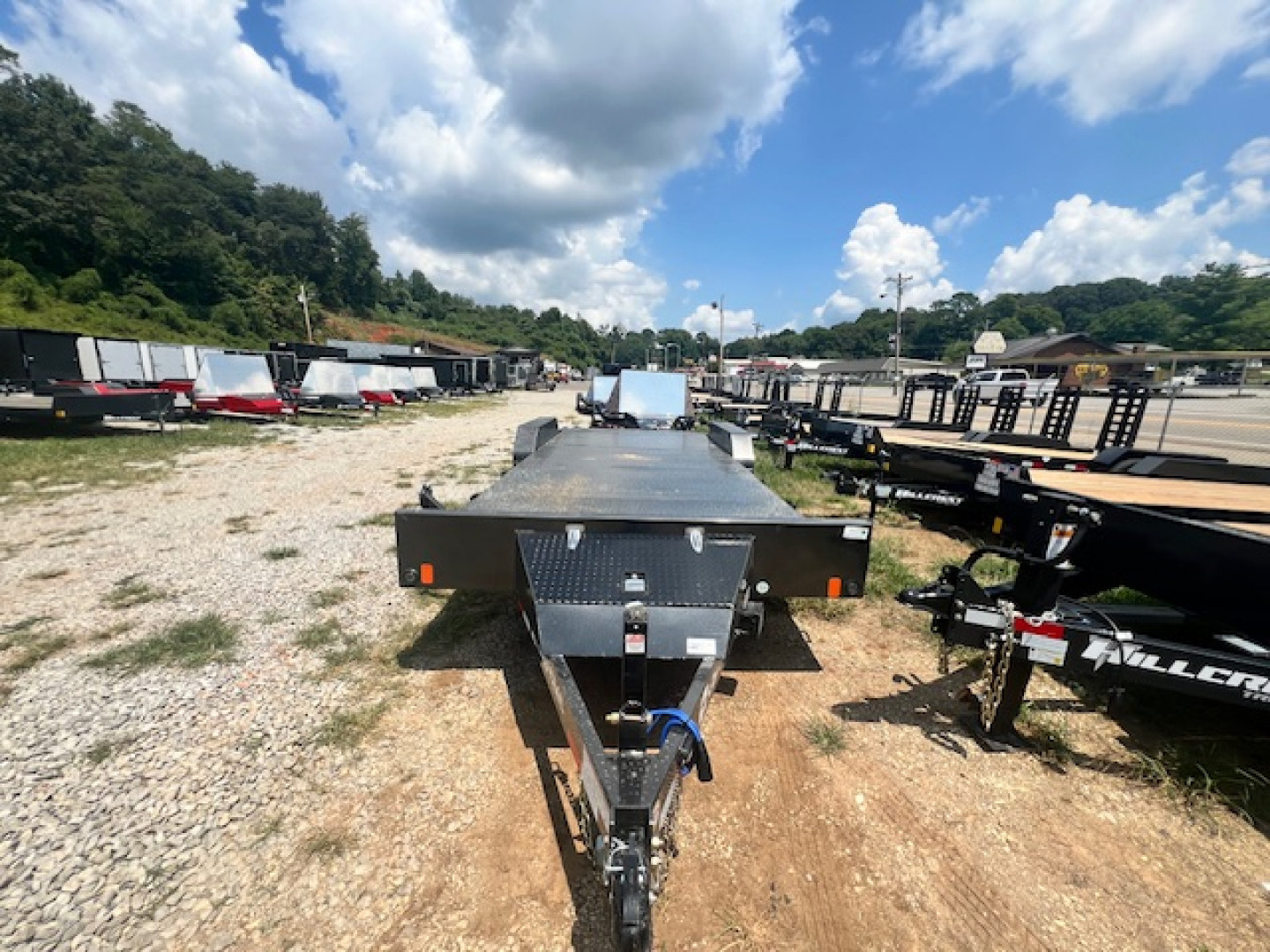 NEW Load Trail 83" x 22' Tandem Axle Carhauler - Image 9